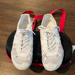 Nfinity Vengeance Cheer Shoe - Women /carrying case
